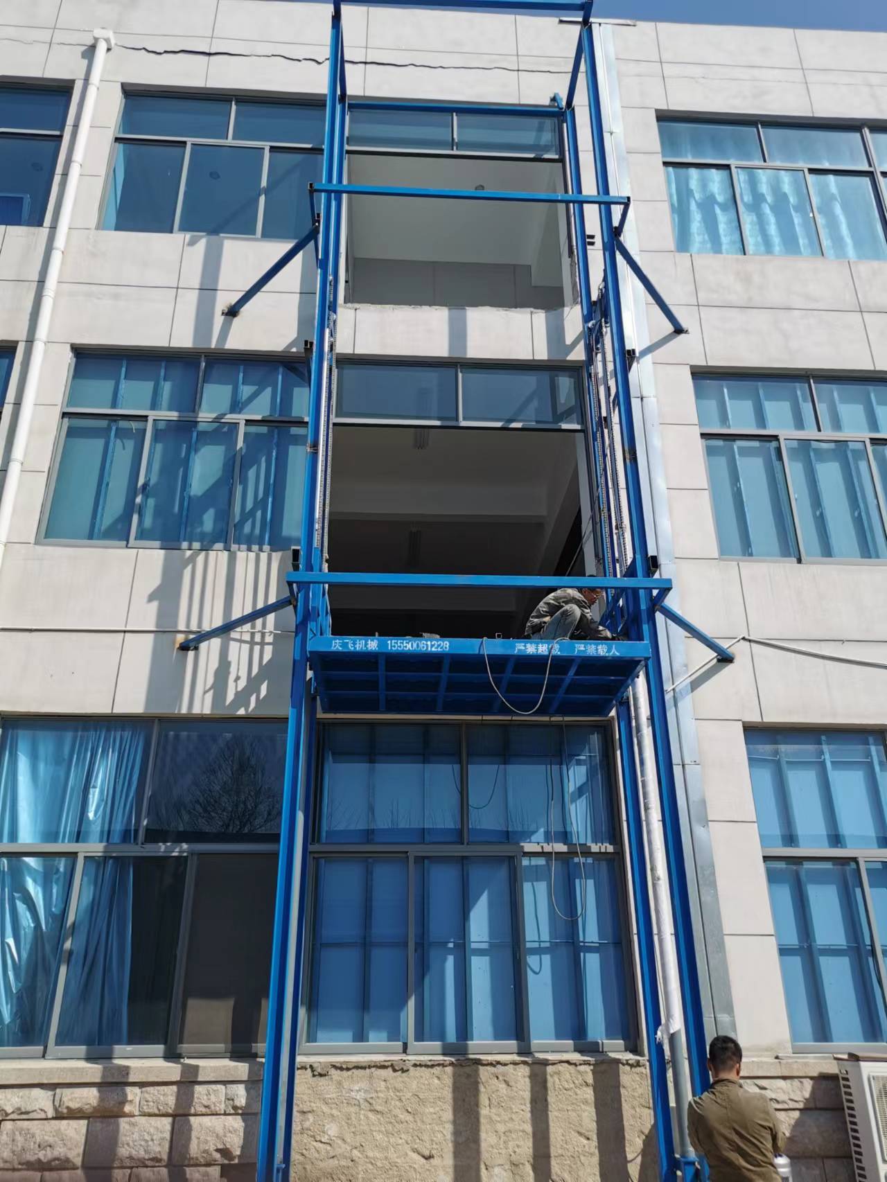 導(dǎo)軌式升降平臺的特點和優(yōu)勢有哪些？