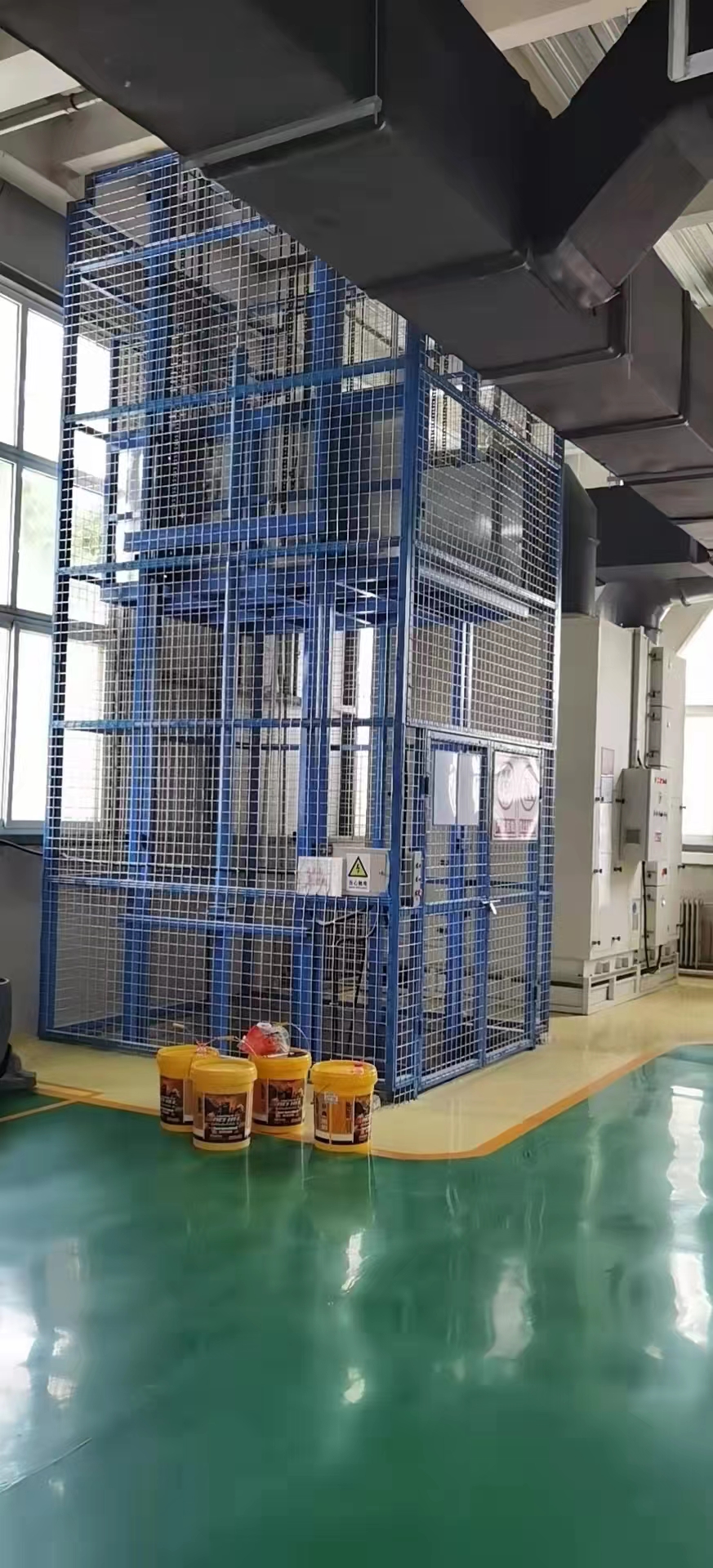 升降貨梯的怎么緊急滅火？